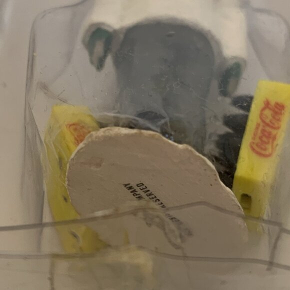 4 Coca Cola Town Square Figurines True Value Truck Snowbear & 2 Delivery Men Vtg - Picture 14 of 16